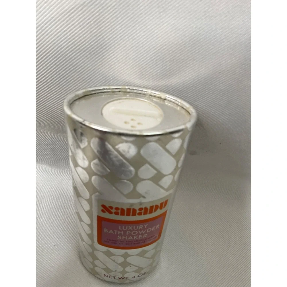 Xanadu Bath Powder Shaker 4 oz Vintage Talcum Powder Fragrance Made‎ in USA